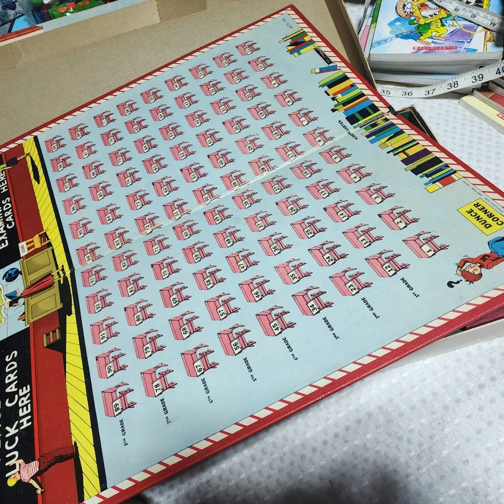 MILTON BRADLEY EUC VINTAGE 1953 GO TO THE HEAD OF THE CLASS BOARD GAME